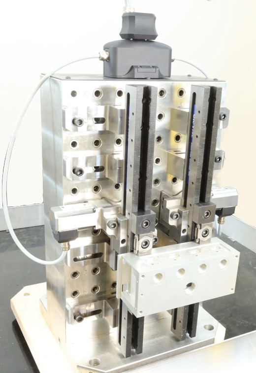 Tooling Block with electrical clamping